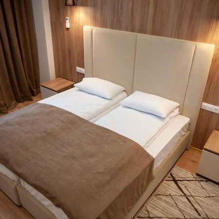 Lotus Hotel Kiszyniów Zewnętrze zdjęcie